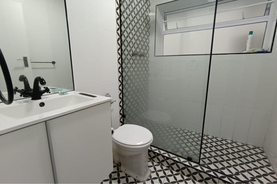 1 Bedroom Property for Sale in Sea Point Western Cape
